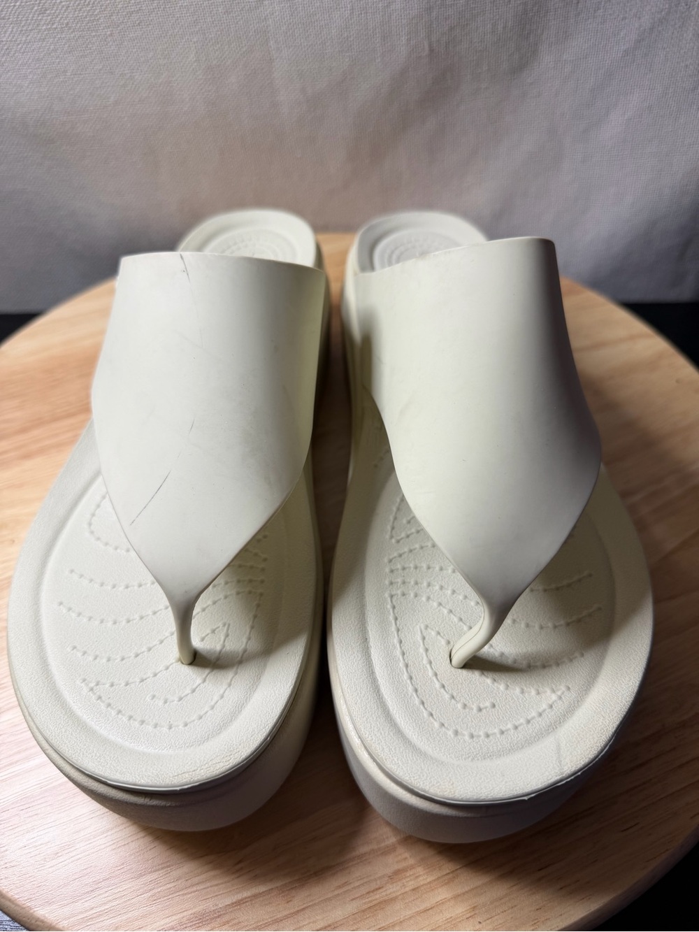 Crocs women’s Brooklyn Flip sandals